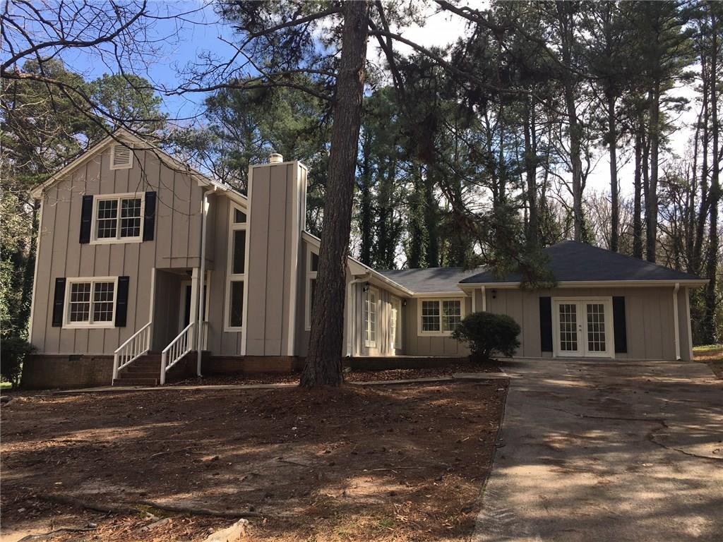 1362 Denfield Ct., Lithonia, GA 30058