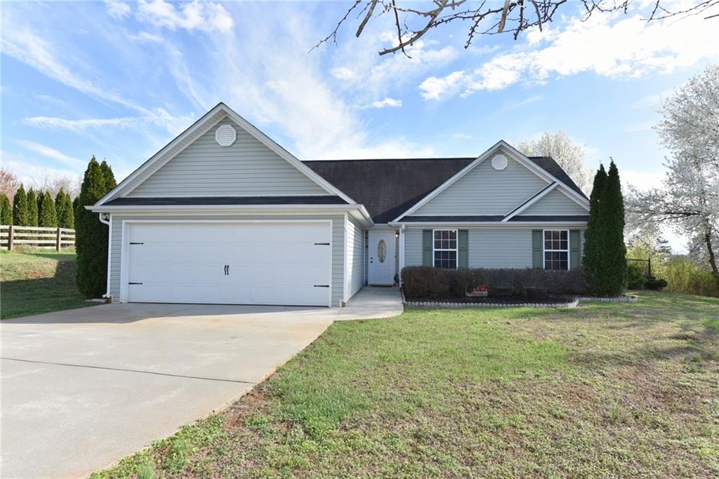 6619 Quincy Dr., Flowery Branch, GA 30542