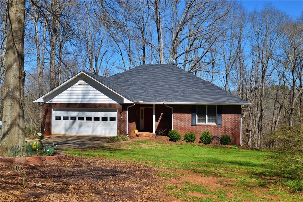 560 Oak Ridge Dr., Maysville, GA 30558