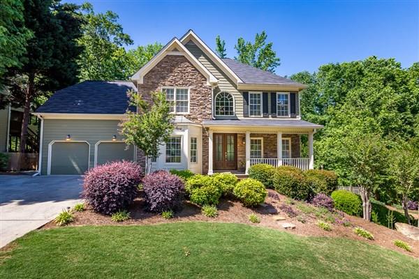 582 Braidwood Dr., Acworth, GA 30101