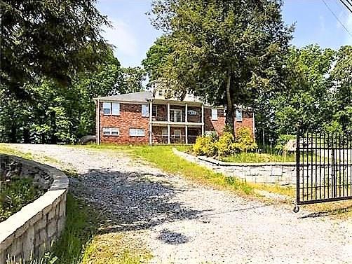 1393 Boat Rock Rd., Atlanta, GA 30331