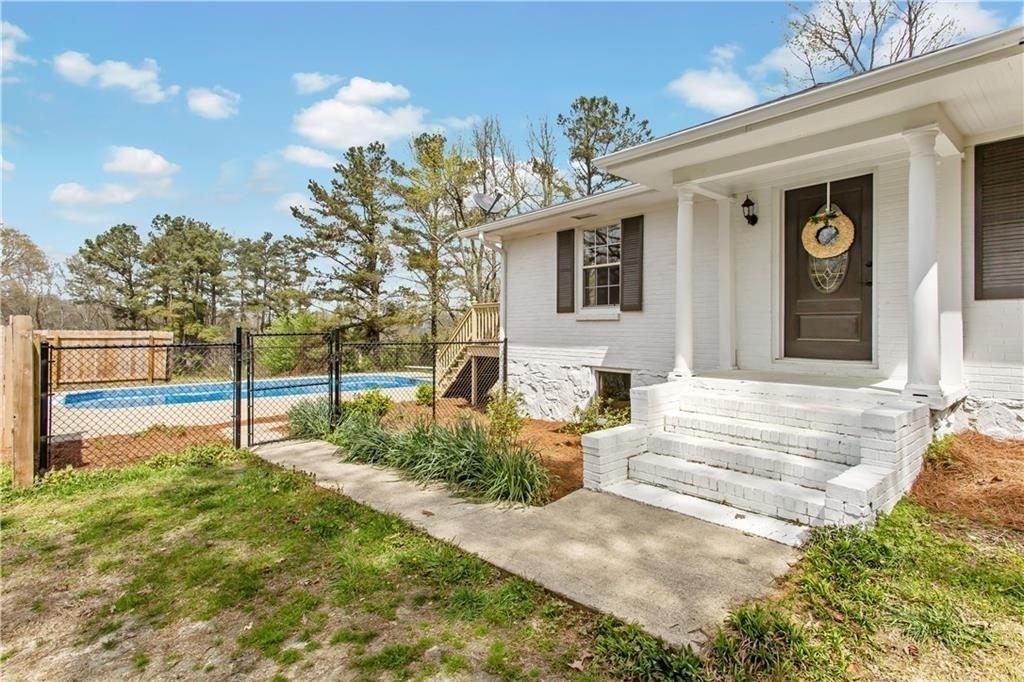 664 Burnt Hickory Rd., Powder Springs, GA 30127