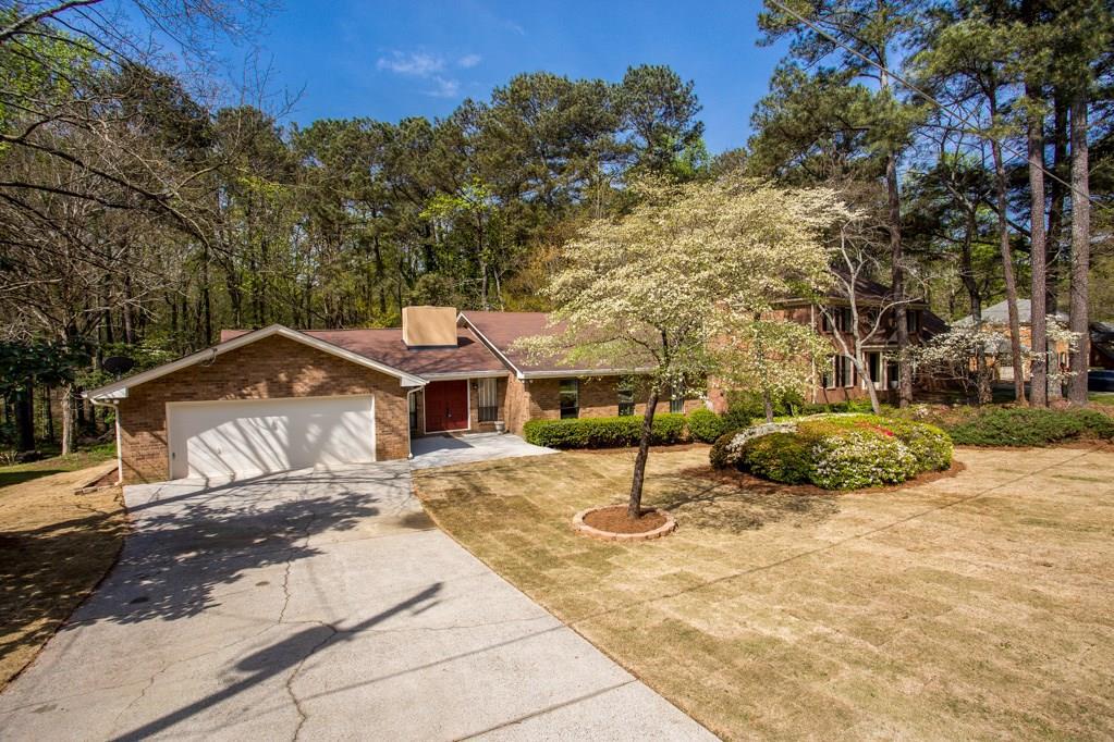 193 Jamestown Ct., Lilburn, GA 30047