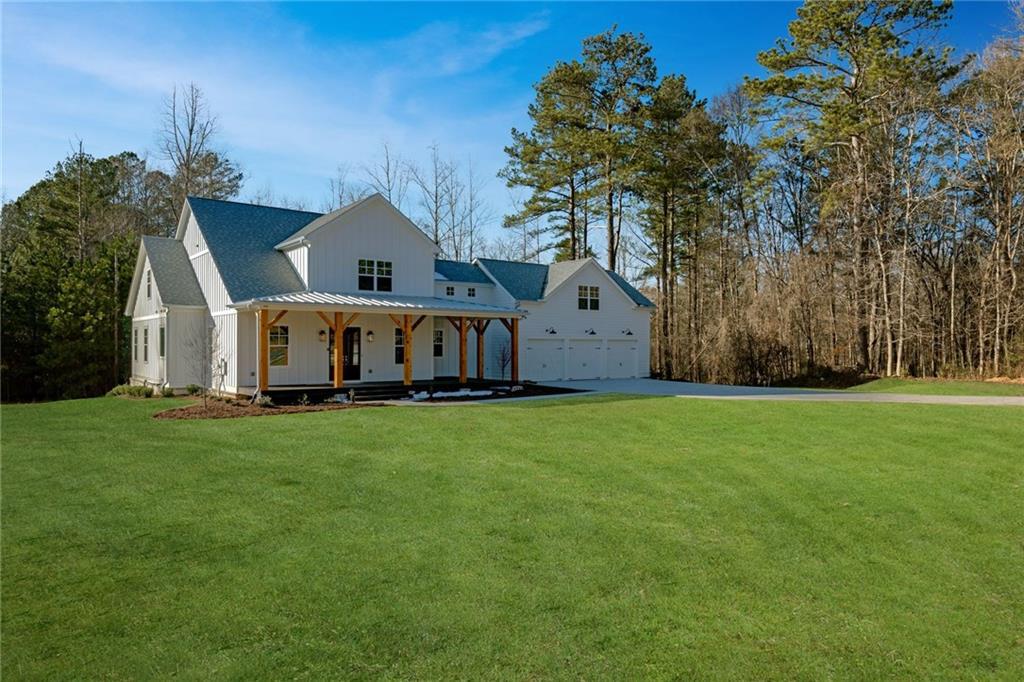 5561 Vaughn Rd., Woodstock, GA 30188