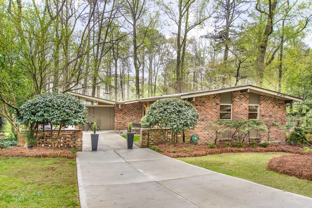 2357 Woodacres Rd., Atlanta, GA 30345