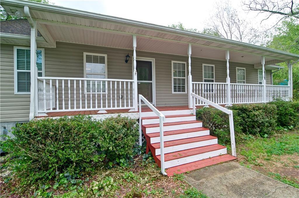 107 Hotel St., Adairsville, GA 30103