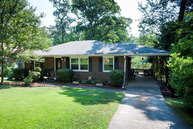 823 Gardenia Ln., Decatur, GA 30033