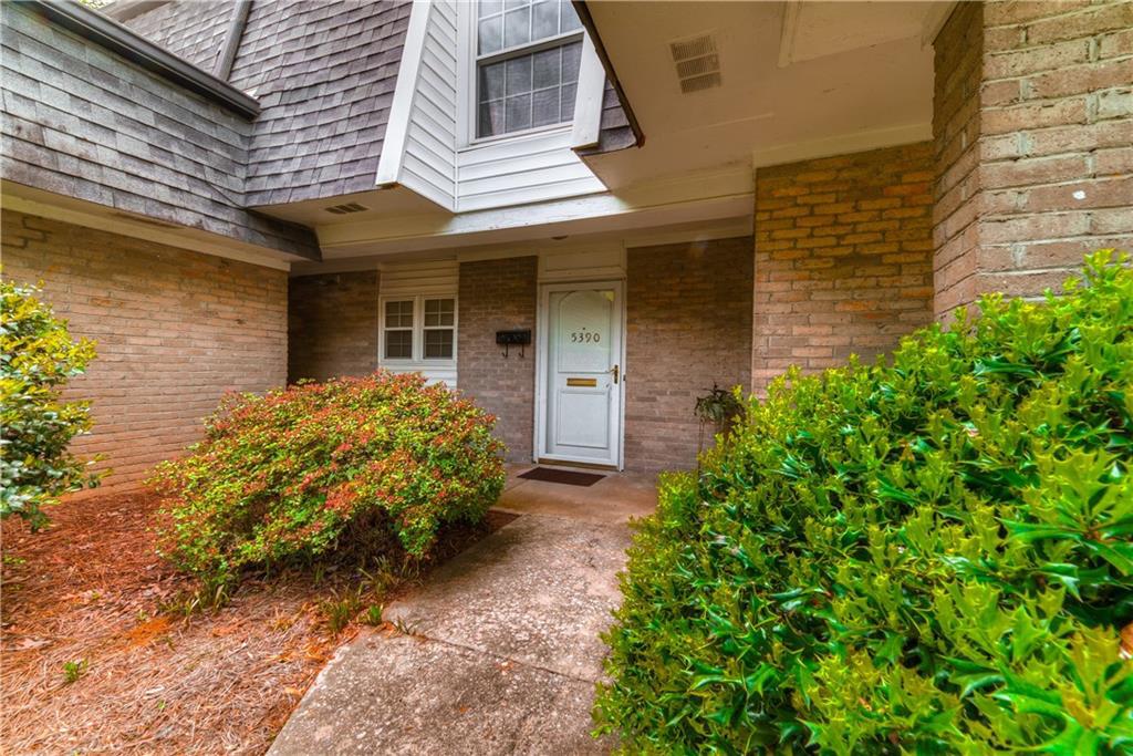 5390 Chemin De Vie, Sandy Springs, GA 30342