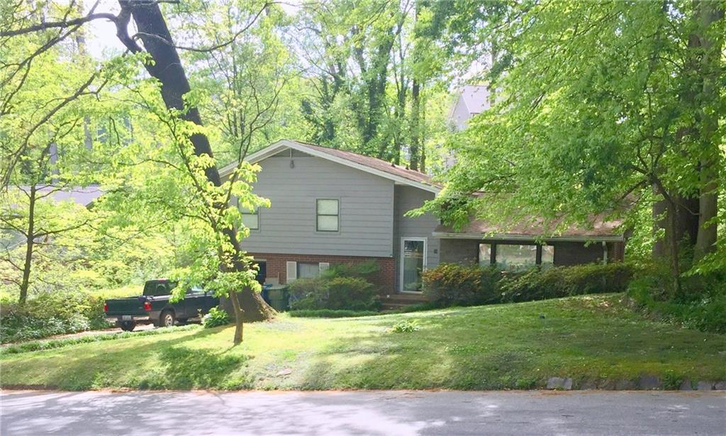 2152 Collins Dr., Atlanta, GA 30318