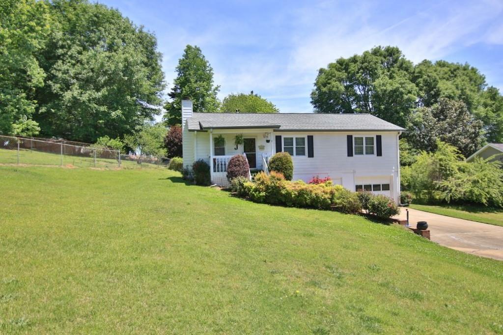 2025 Laird Rd., Hiram, GA 30141