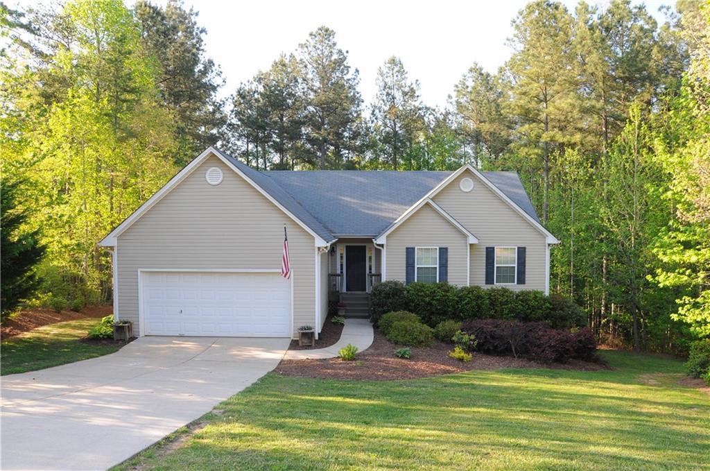 85 Pine Tree Ct., Dawsonville, GA 30534