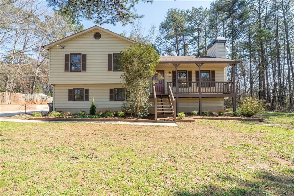 582 Toonigh Rd., Woodstock, GA 30188