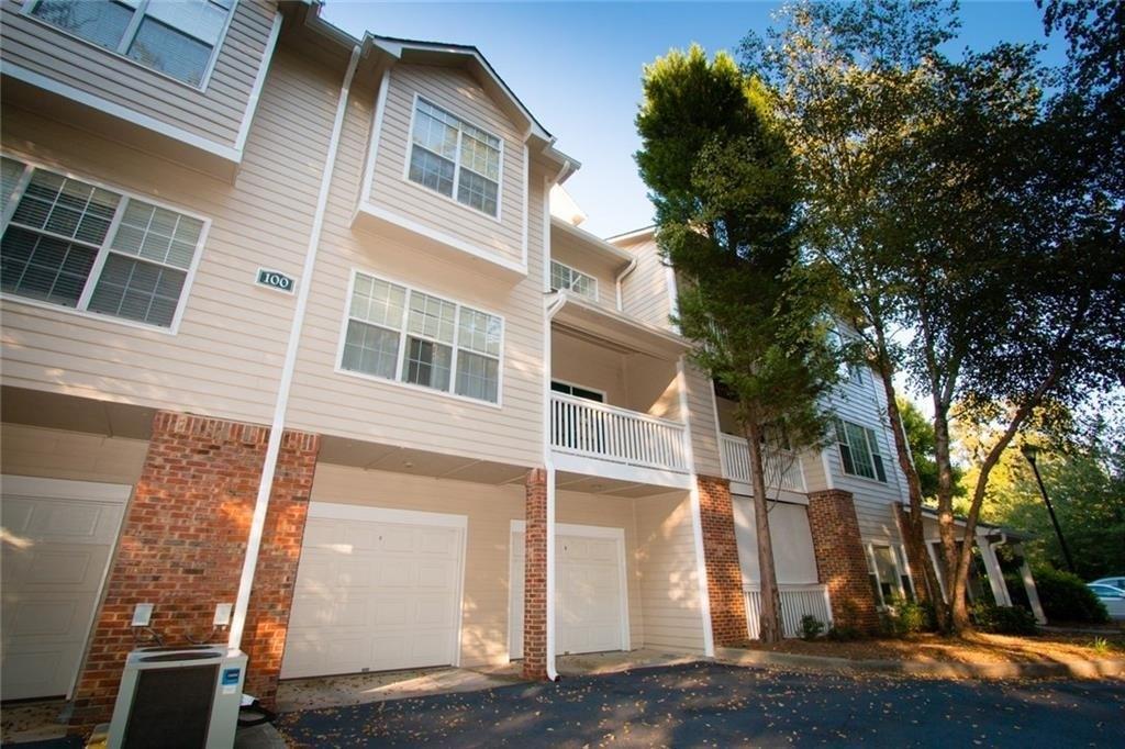 106 Vinings Forest Cir., Smyrna, GA 30080