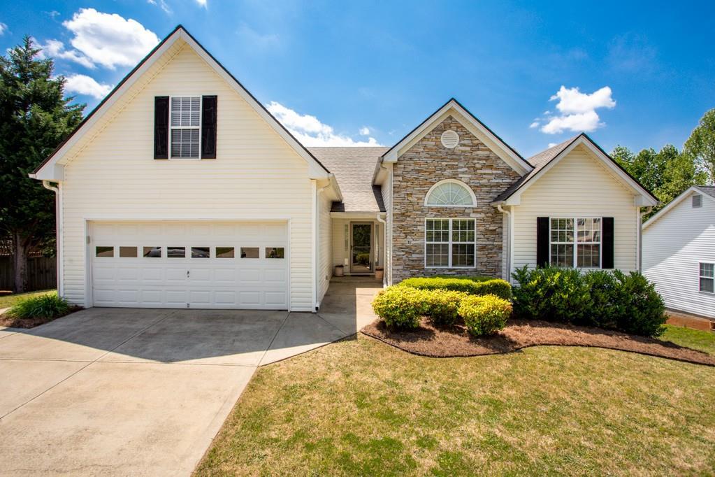 6387 Compass Dr., Flowery Branch, GA 30542