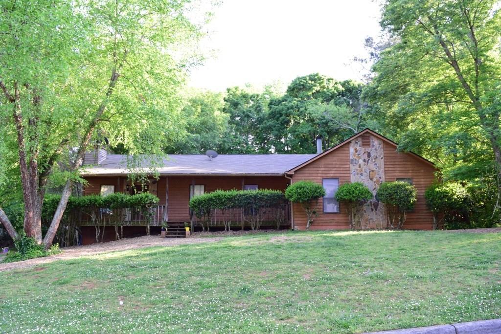 1070 Dassow Ct., Alpharetta, GA 30009