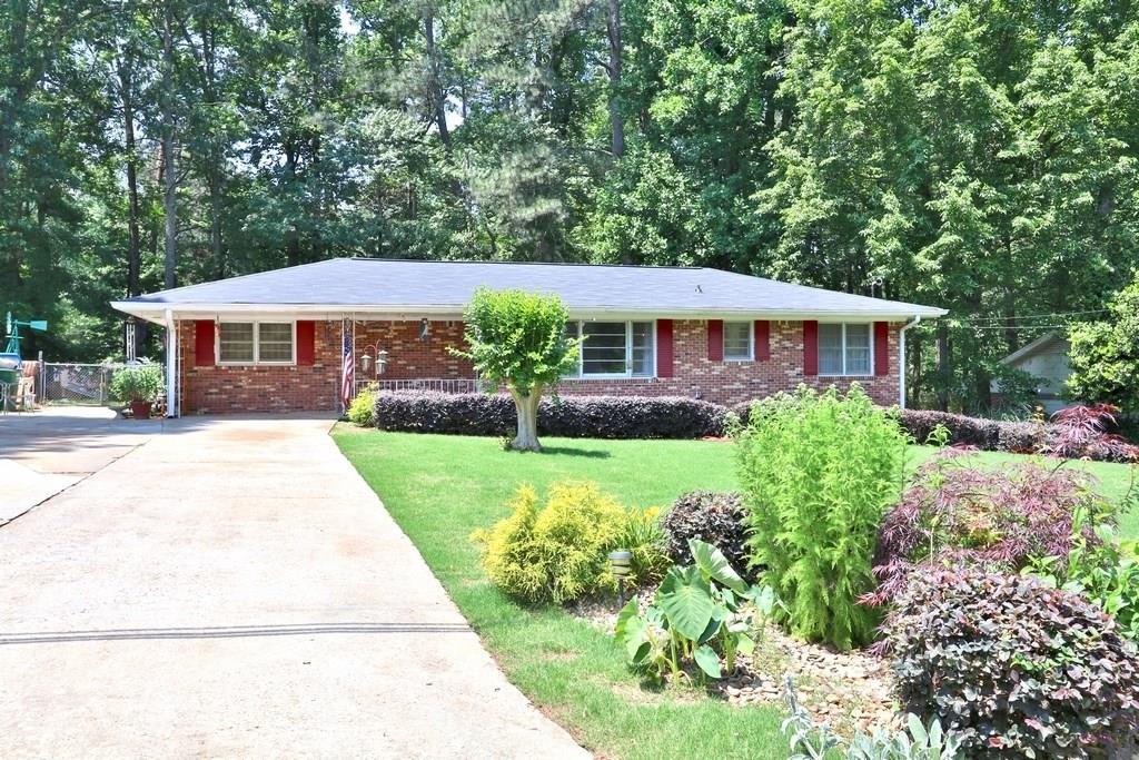 1255 Maple Dr., Lilburn, GA 30047