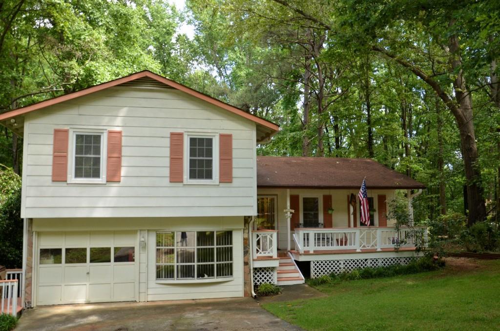 927 Chartley Dr., Lilburn, GA 30047