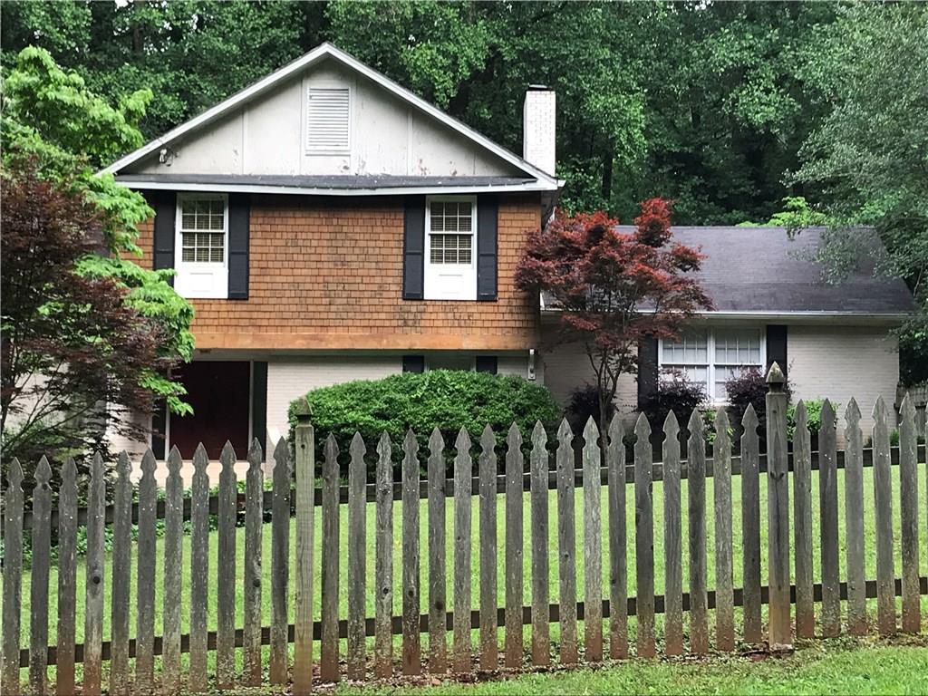 2326 Flintlock Dr., Stone Mountain, GA 30087