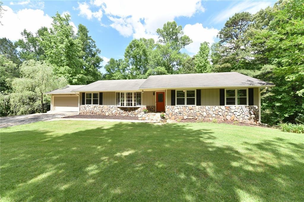 8010 Holyoke Rd., Cumming, GA 30040