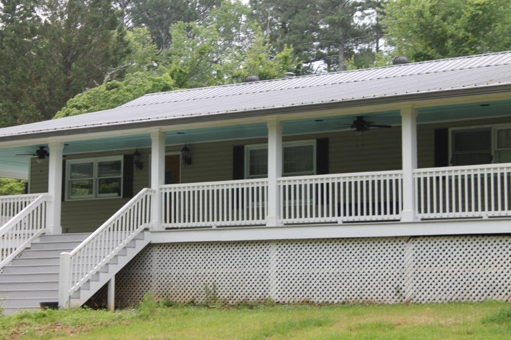 6524 Cox Dr., Flowery Branch, GA 30542