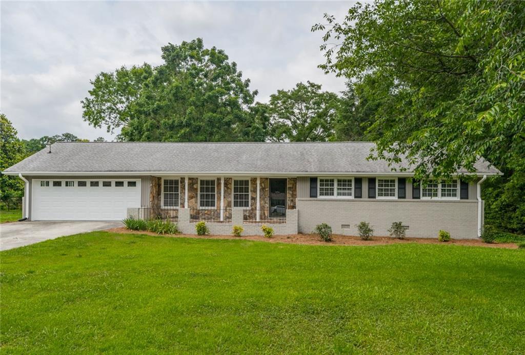 2949 Sandra Dr., Snellville, GA 30078
