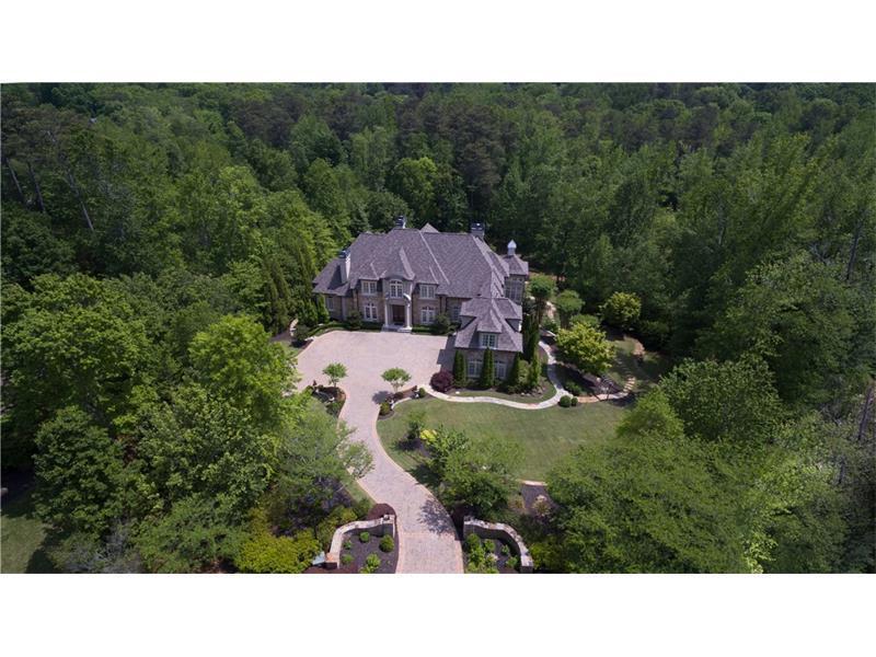 540 Stonemoor Cir., Roswell, GA 30075