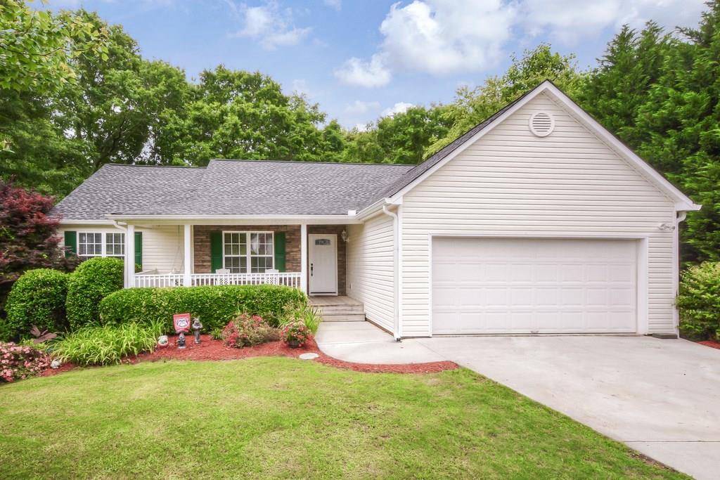 1640 Alcovy River Dr., Dacula, GA 30019