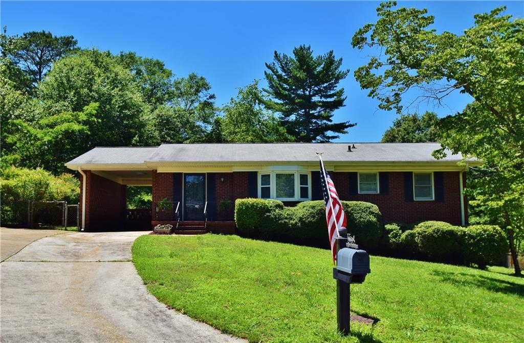 486 Holly Pl., Gainesville, GA 30501