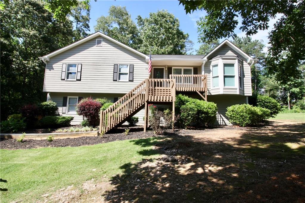 352 Silverthorne Cir., Douglasville, GA 30134