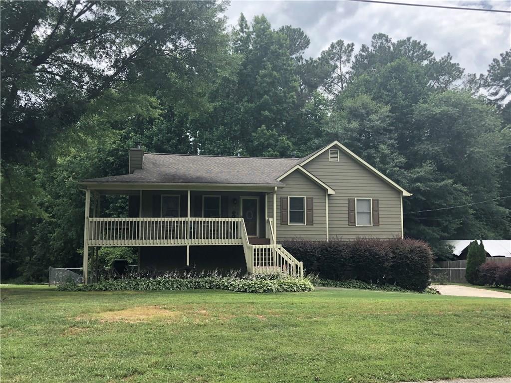 453 Silverthorne Cir., Douglasville, GA 30134