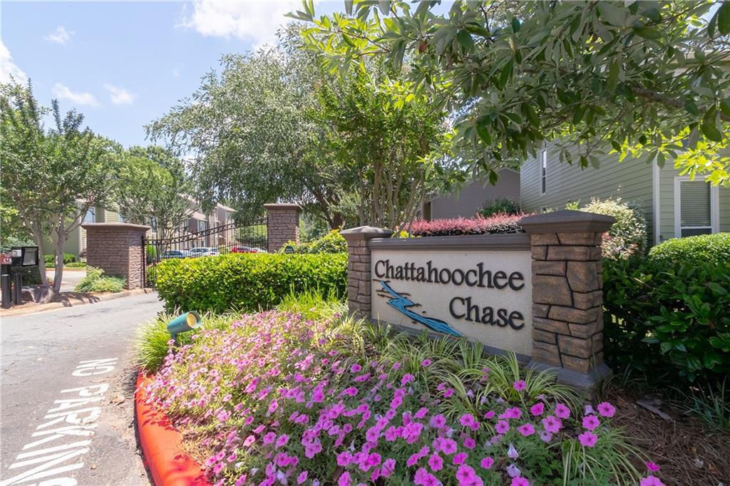 1136 Riverbend Club Dr. #136, Atlanta, GA 30339