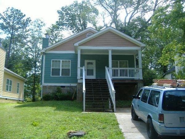 2792 Palm Dr., East Point, GA 30344