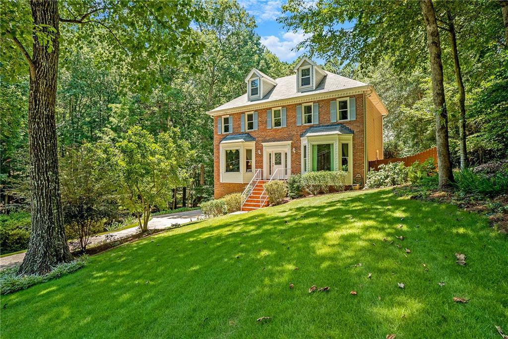 202 Nacoochee Dr., Woodstock, GA 30188