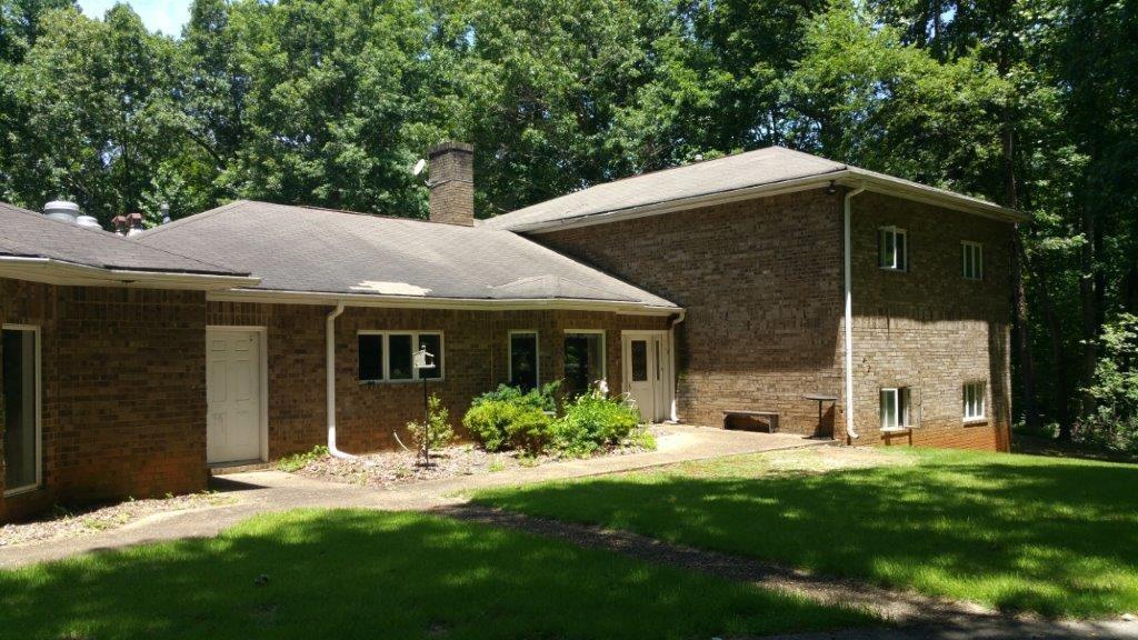 1421 Hendon Rd., Woodstock, GA 30188