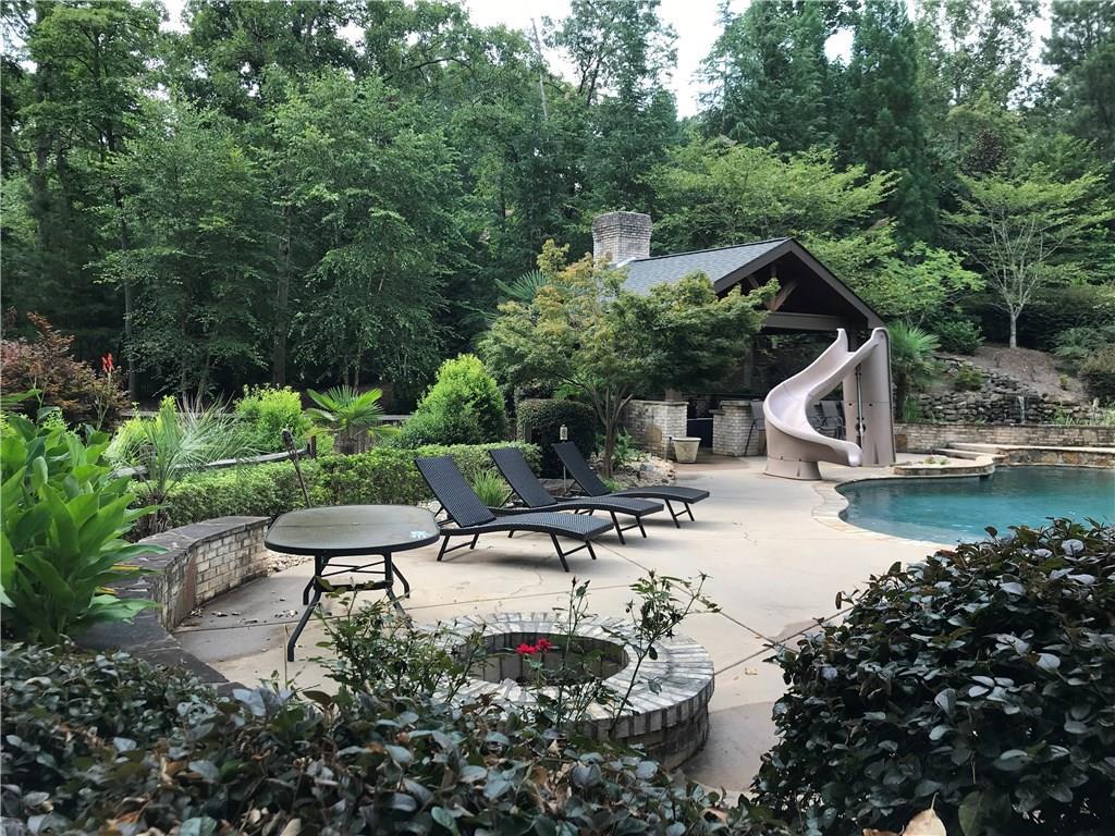 5071 Blackberry Ln., Buford, GA 30518