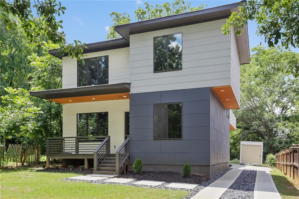 1052 Mclendon Dr., Decatur, GA 30033