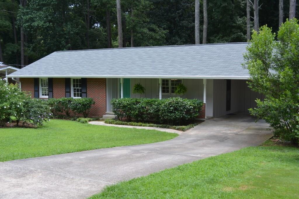 3227 Moss Oak Dr., Atlanta, GA 30340
