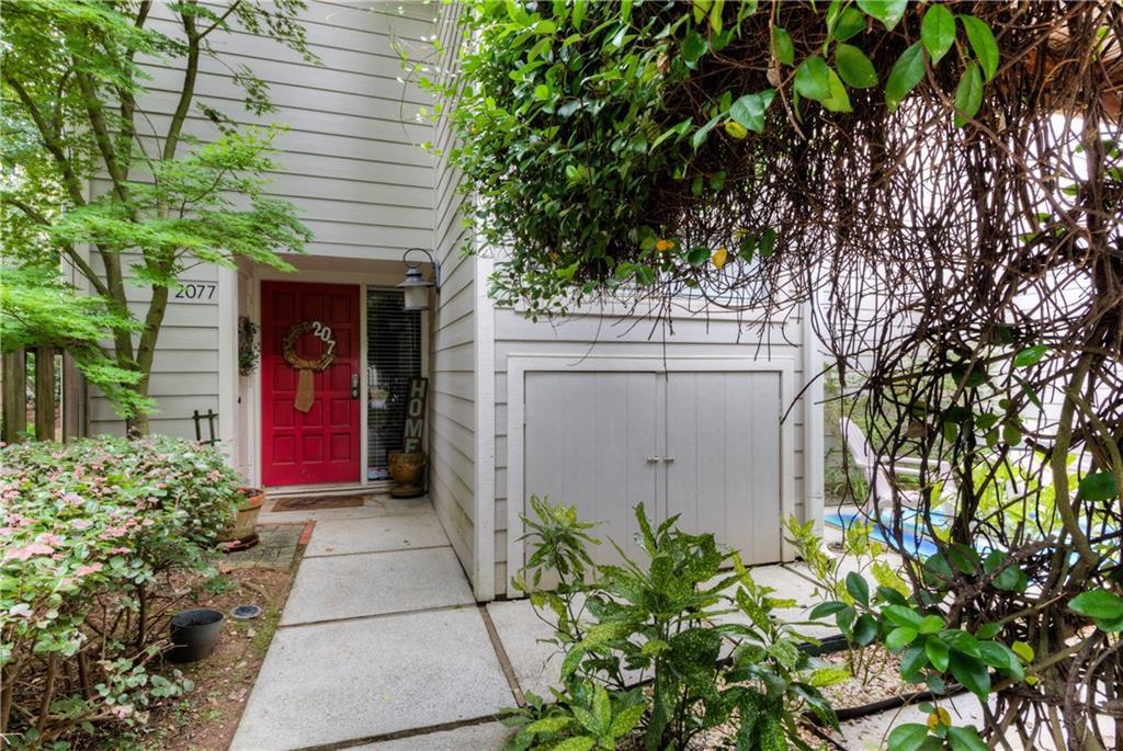 2077 Clairmeade Valley Rd., Atlanta, GA 30329