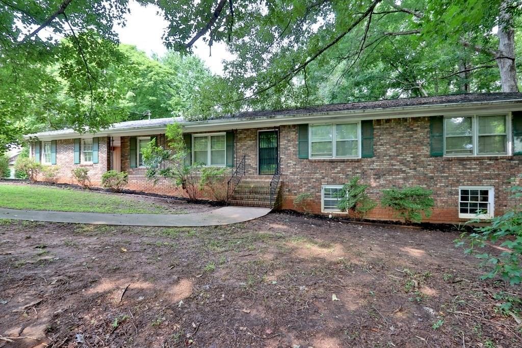 3335 Dogwood Ln., Acworth, GA 30101