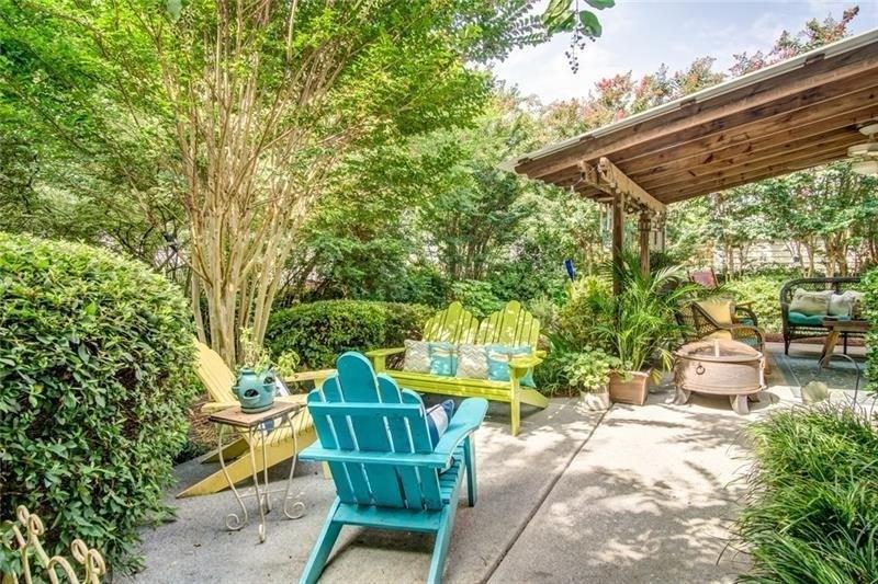 2050 Crestview Way, Woodstock, GA 30188