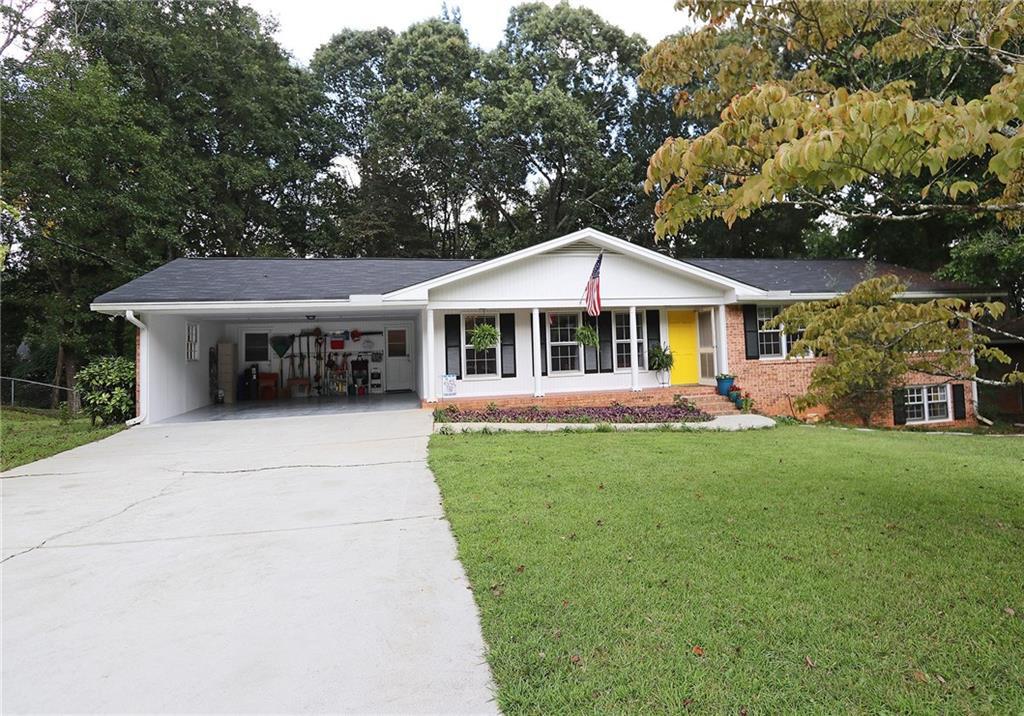 5692 Crestwood Dr., Stone Mountain, GA 30087