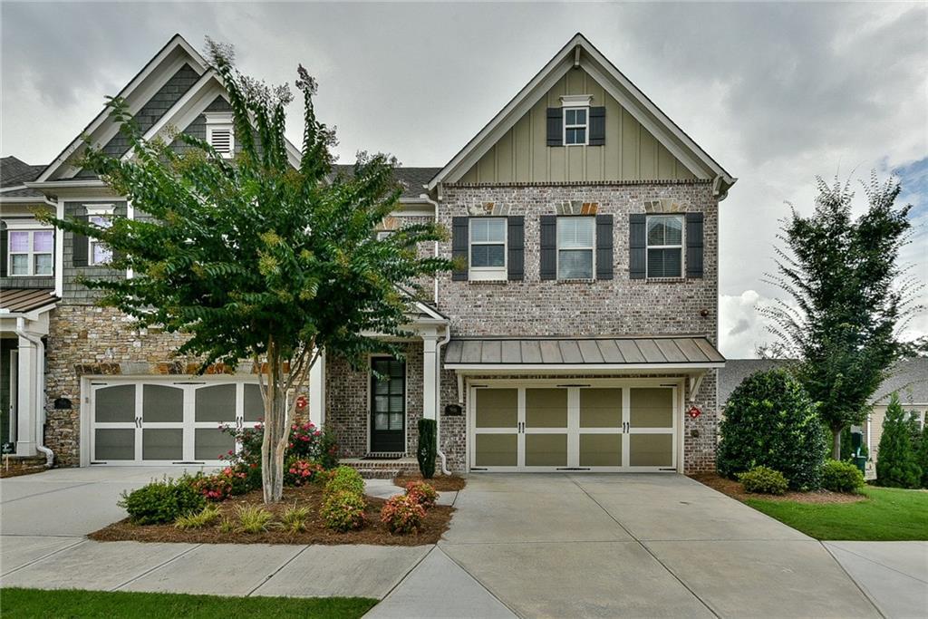 916 Acadiana Dr., Atlanta, GA 30328