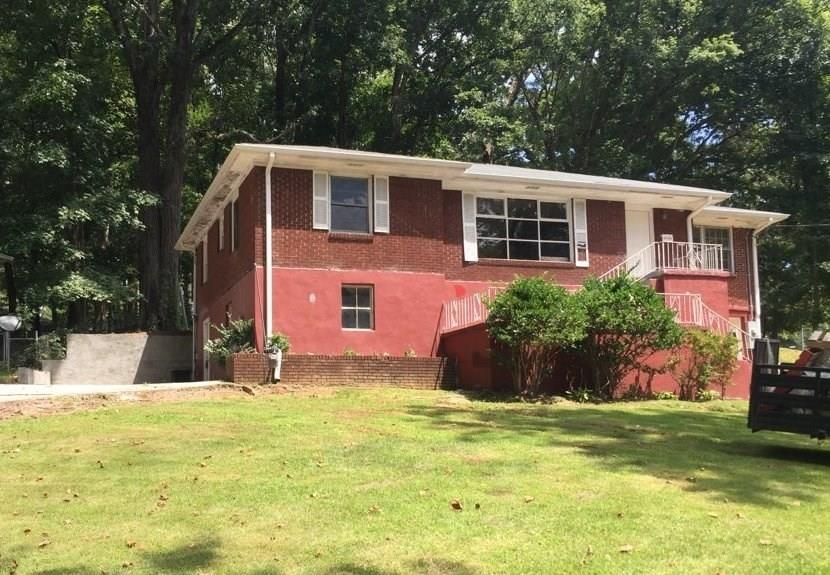 2564 Riggs Dr., East Point, GA 30344