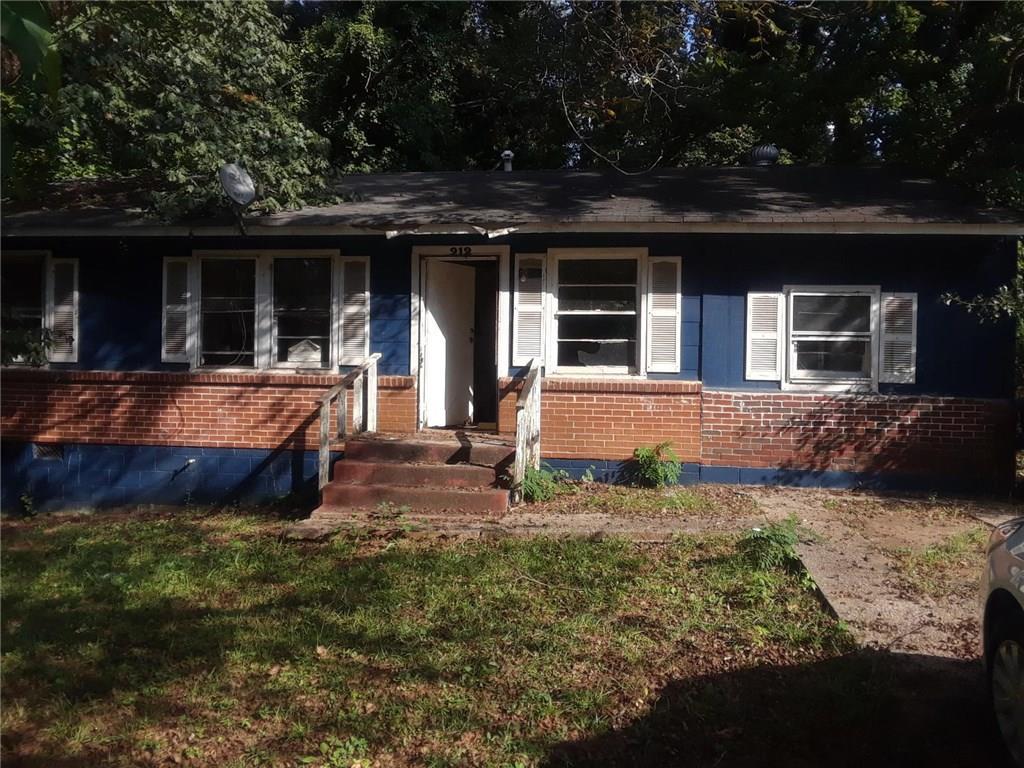212 Glenrose Cir., Atlanta, GA 30354