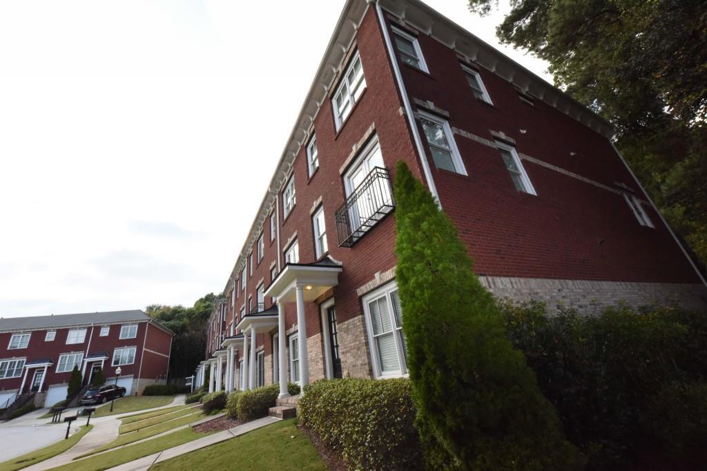 2444 Dresden Parc Cir., Atlanta, GA 30345