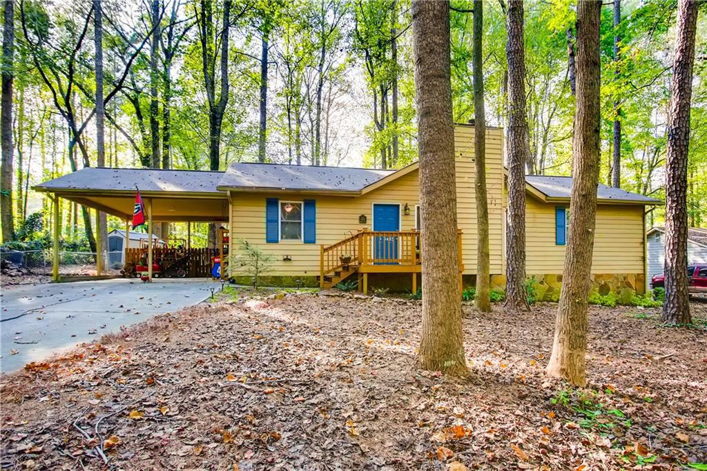 5483 Tonowanda Dr., Acworth, GA 30102