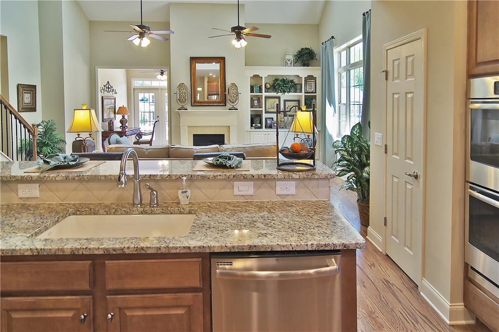 321 Cherokee Station Cir., Woodstock, GA 30188