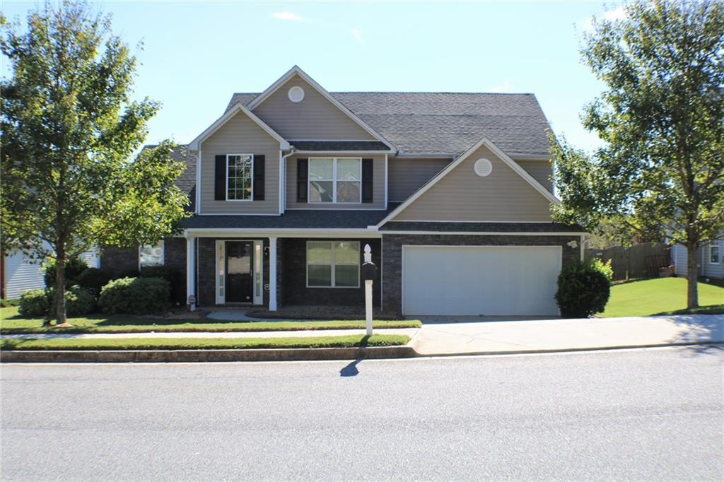 658 Country Grove Ln., Auburn, GA 30011