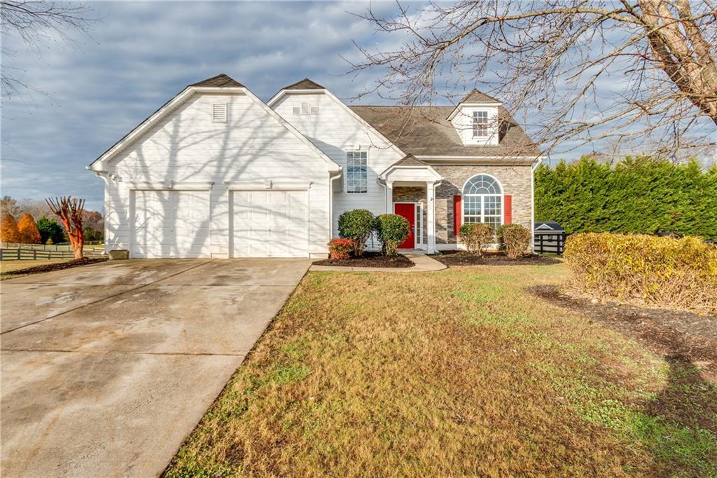 302 Hollybush Ct., Ball Ground, GA 30107