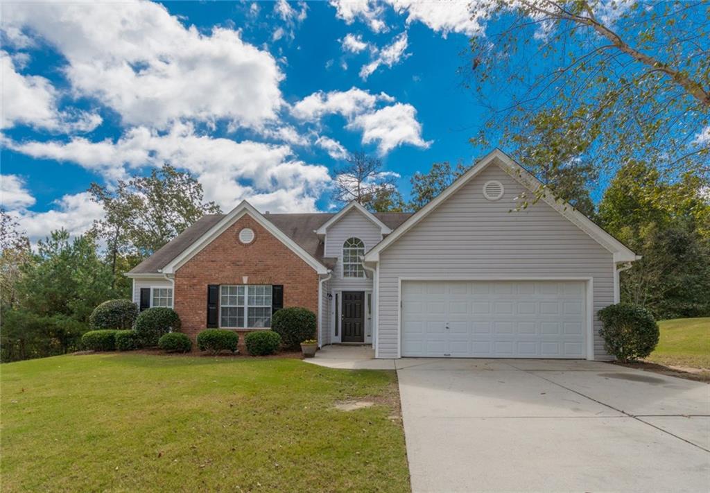 1330 Brisbane Dr., Dacula, GA 30019